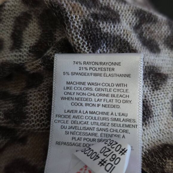 Express Women's Size Medium Tan Cream Leopard Print V-Neck Soft Sheer Knit Top - Picture 4 of 6